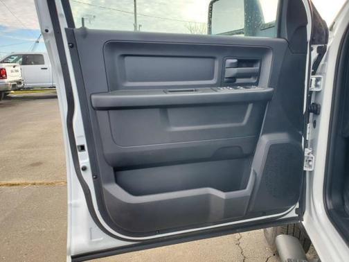 2025 RAM 3500 Tradesman Crew Cab 4x4 8' Box