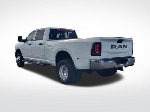 2025 RAM 3500 Tradesman Crew Cab 4x4 8' Box