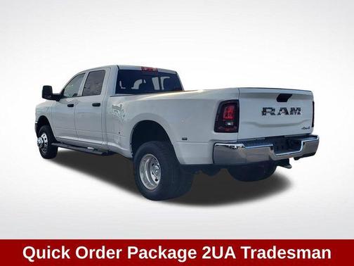 2025 RAM 3500 Tradesman Crew Cab 4x4 8' Box