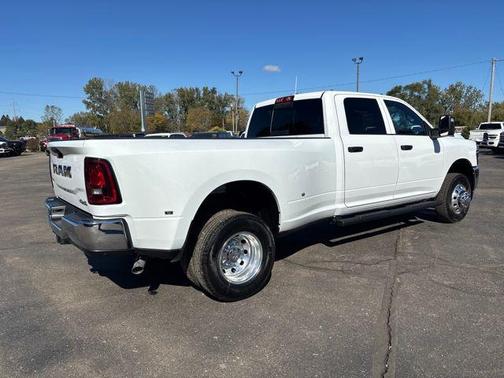 2025 RAM 3500 Tradesman Crew Cab 4x4 8' Box