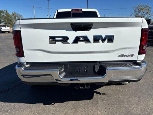 2025 RAM 3500 Tradesman Crew Cab 4x4 8' Box