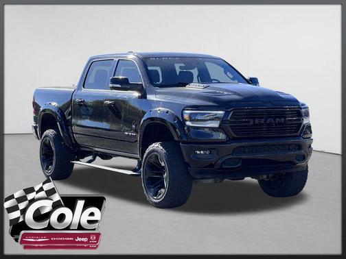 Diamond Black Crystal Pearlcoat 2022 RAM 1500 Laramie
