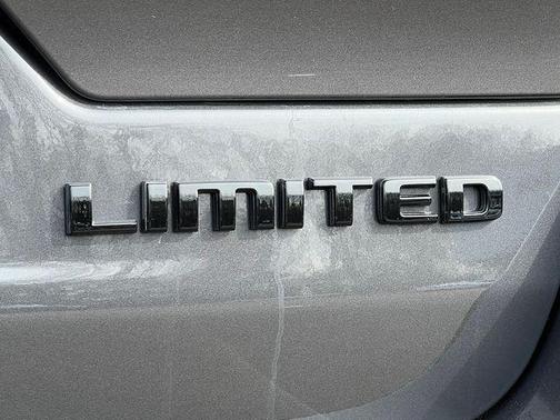 Baltic Gray Metallic Clearcoat 2025 Jeep Grand Cherokee Limited
