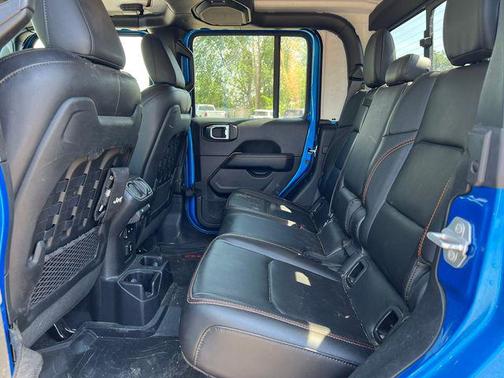 Hydro Blue Pearlcoat 2021 Jeep Gladiator Mojave 4x4