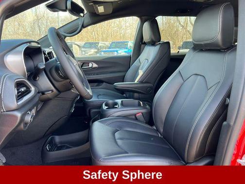 Red Hot Pearlcoat 2026 Chrysler Pacifica L