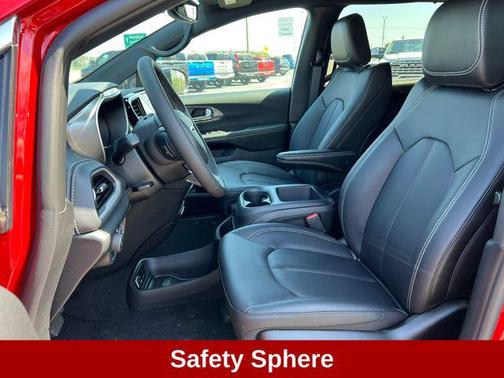 Red Hot Pearlcoat 2026 Chrysler Pacifica L