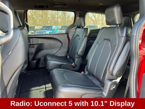 Red Hot Pearlcoat 2026 Chrysler Pacifica L