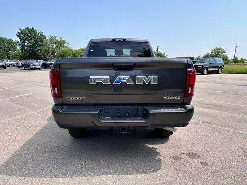 2025 RAM 3500 Big Horn Crew Cab 4x4 6'4' Box