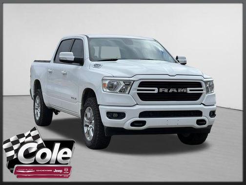 Bright White Clearcoat 2019 RAM 1500 Big Horn