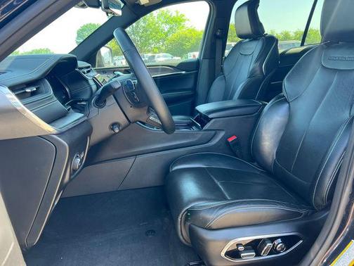 Midnight Sky 2024 Jeep Grand Cherokee L Overland