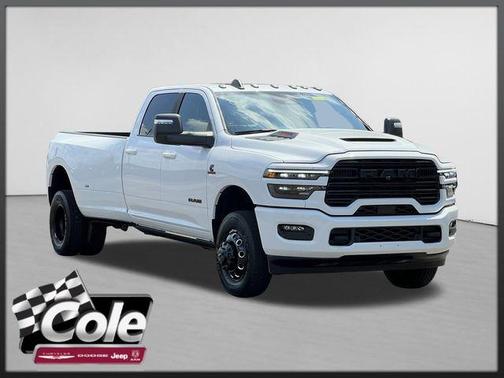 Bright White Clearcoat 2025 RAM 3500 Laramie Crew Cab 4x4 8' Box