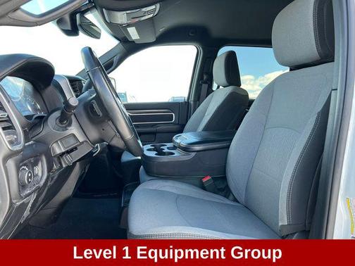 2024 RAM 3500 Big Horn Crew Cab 4x4 8' Box