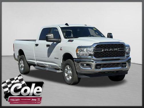 Bright White Clearcoat 2024 RAM 3500 Big Horn Crew Cab 4x4 8' Box