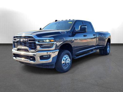 2025 RAM 3500 Tradesman Crew Cab 4x4 8' Box