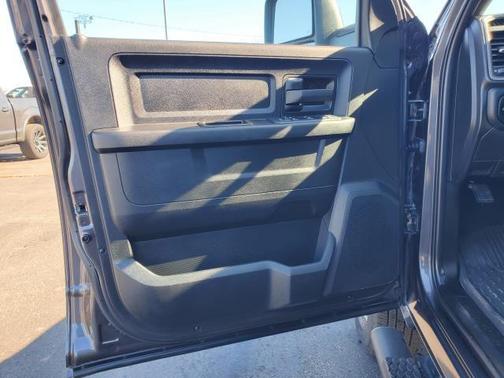 2025 RAM 3500 Tradesman Crew Cab 4x4 8' Box