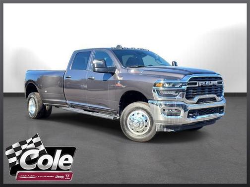 2025 RAM 3500 Tradesman Crew Cab 4x4 8' Box