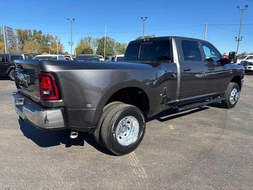 2025 RAM 3500 Tradesman Crew Cab 4x4 8' Box