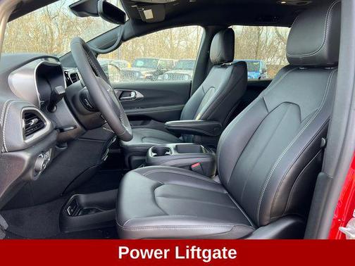 Red Hot Pearlcoat 2026 Chrysler Pacifica L