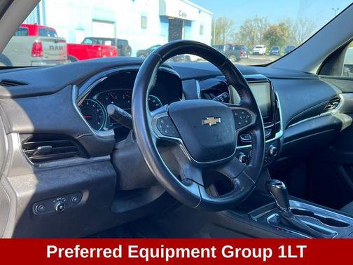 Summit White 2019 Chevrolet Traverse LT Cloth