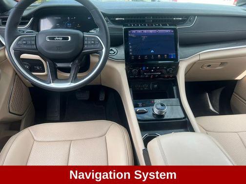 Diamond Black Crystal Pearlcoat 2025 Jeep Grand Cherokee Limited