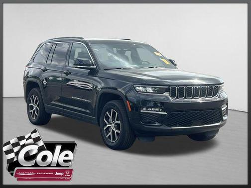Diamond Black Crystal Pearlcoat 2025 Jeep Grand Cherokee Limited