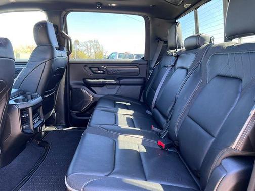 Diamond Black Crystal Pearlcoat 2025 RAM 1500 Limited