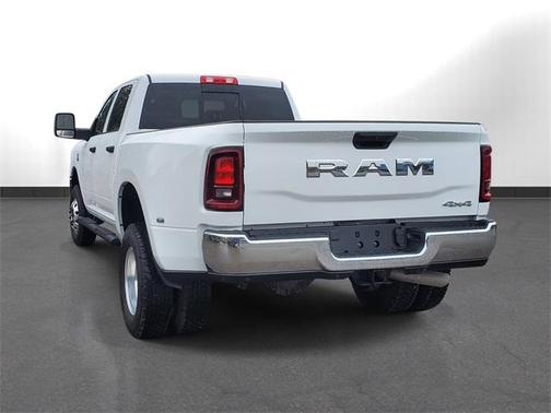 2025 RAM 3500 Tradesman Crew Cab 4x4 8' Box