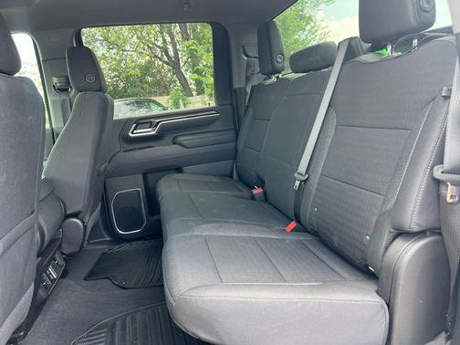 Summit White 2026 Chevrolet Silverado 2500 LT