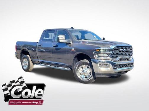 2025 RAM 2500 Tradesman Crew Cab 4x4 6'4' Box