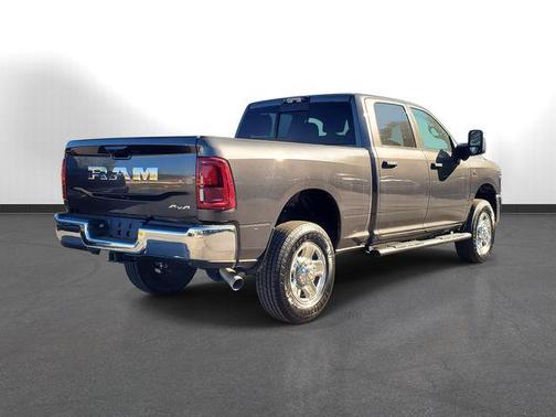 2025 RAM 2500 Tradesman Crew Cab 4x4 6'4' Box