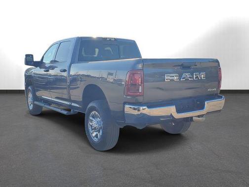 2025 RAM 2500 Tradesman Crew Cab 4x4 6'4' Box