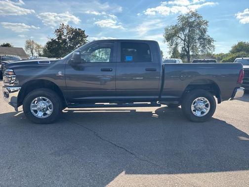 2025 RAM 2500 Tradesman Crew Cab 4x4 6'4' Box
