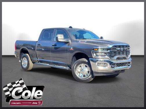 2025 RAM 2500 Tradesman Crew Cab 4x4 6'4' Box