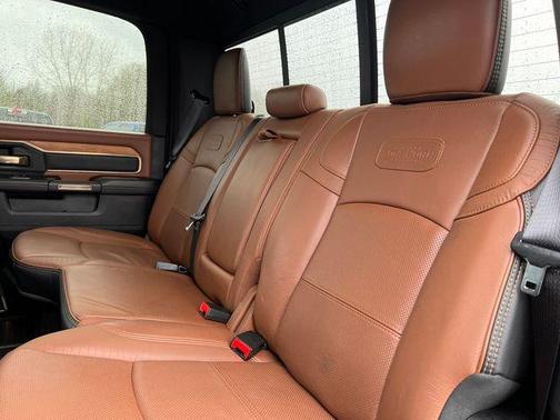 Delmonico Red Pearlcoat 2024 RAM 2500 Longhorn