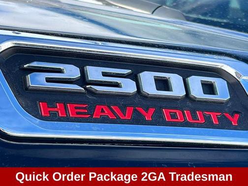 2022 RAM 2500 Tradesman Crew Cab 4x4 8' Box
