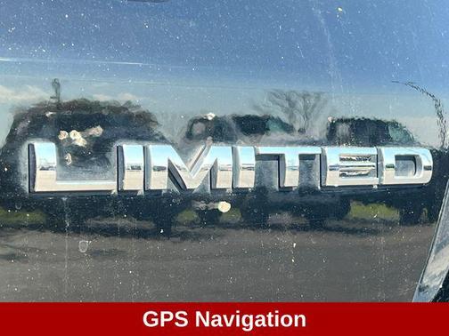 Diamond Black Crystal Pearlcoat 2024 Jeep Compass Limited