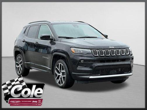 Diamond Black Crystal Pearlcoat 2024 Jeep Compass Limited