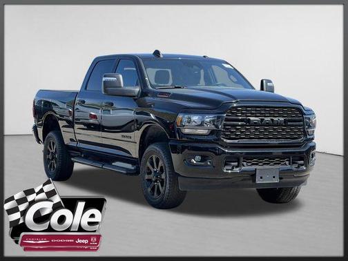 Diamond Black Crystal Pearlcoat 2024 RAM 2500 Big Horn Crew Cab 4x4 6'4' Box