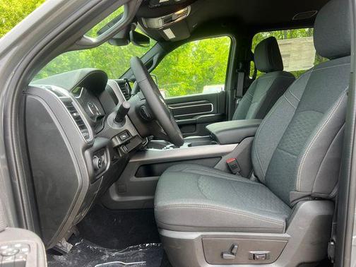 Ceramic Gray Clearcoat 2026 RAM 2500 Big Horn Crew Cab 4x4 6'4' Box