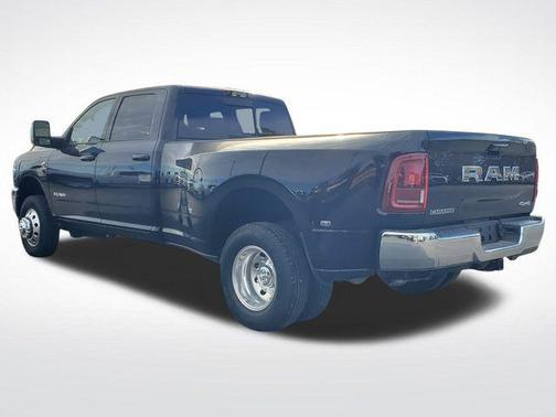 2025 RAM 3500 Laramie Crew Cab 4x4 8' Box