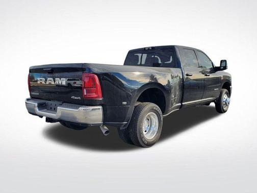 2025 RAM 3500 Laramie Crew Cab 4x4 8' Box