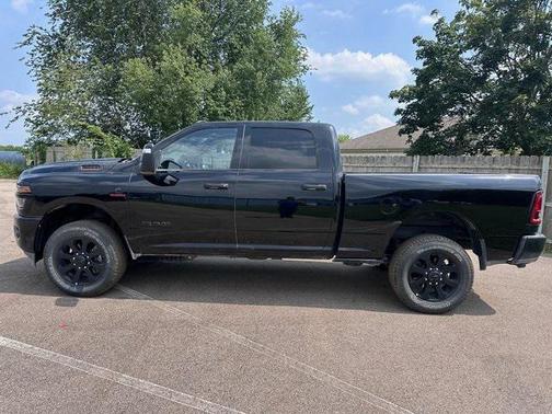 2025 RAM 2500 Big Horn Crew Cab 4x4 6'4' Box