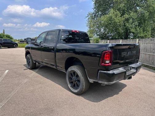 2025 RAM 2500 Big Horn Crew Cab 4x4 6'4' Box