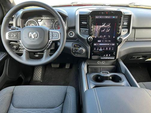 Molten Red Pearlcoat 2026 RAM 1500 Big Horn/Lone Star