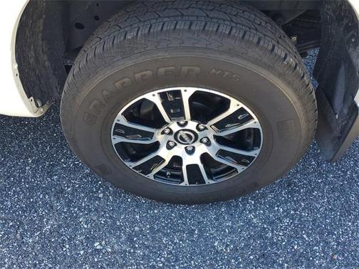 2024 Nissan Titan SV