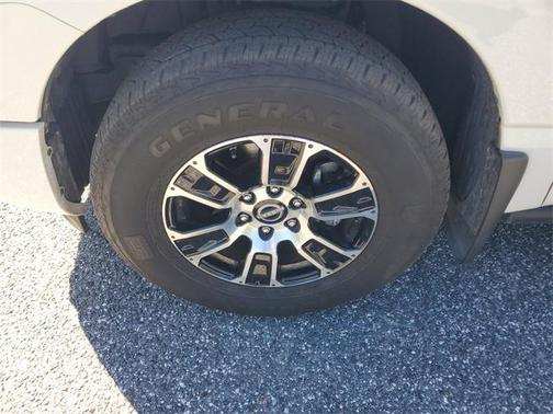 2024 Nissan Titan SV