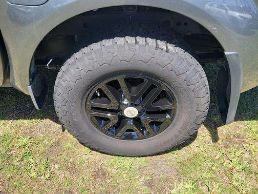 Gun Metallic 2016 Nissan Frontier SV