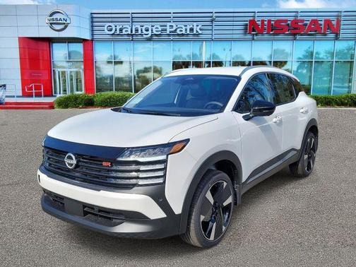 Aspen White Tricoat 2026 Nissan Kicks SR