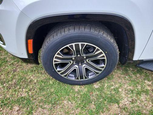 Bright White Clearcoat 2024 Jeep Wagoneer L Series II 4x2
