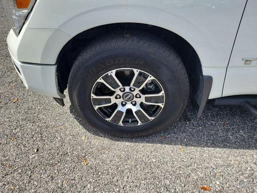 2024 Nissan Titan SV